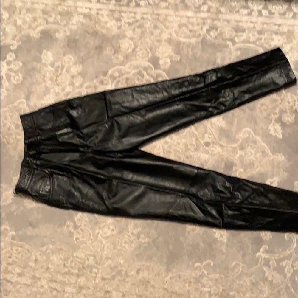 Used Use leather jacket and pants
